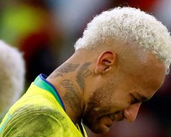 Neymar đau đớn vì trận thua trước Croatia 